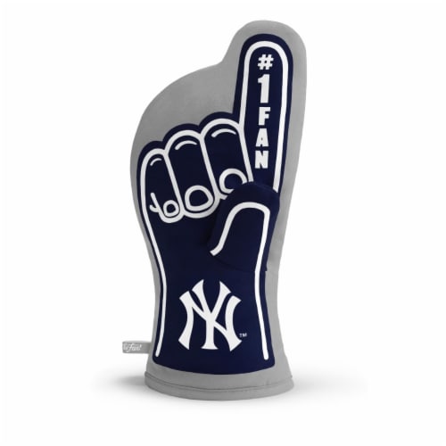 YouTheFan 5023675 New York Yankees No. 1 Oven Mitt Perspective: front