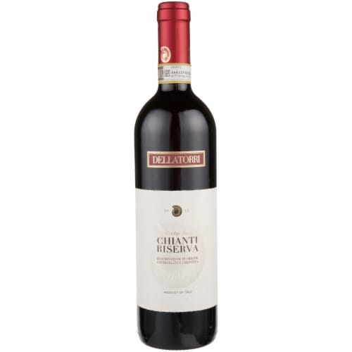 Dellatorri Chianti Riserve Italian Red Wine Perspective: front