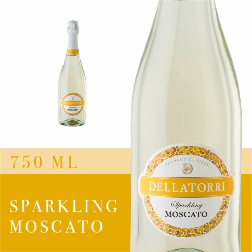 Dellatorri Sparkling Moscato White Wine Perspective: front