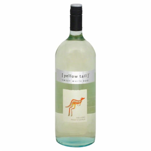 Yellow Tail Sweet White Roo Australia White Wine Perspective: front