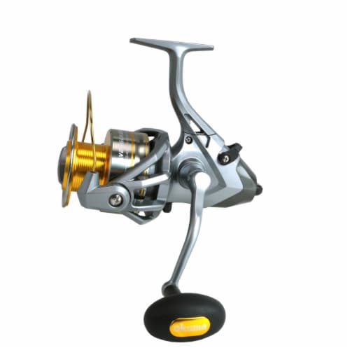 Okuma Avenger Baitfeeder RH Spin Reel Perspective: front
