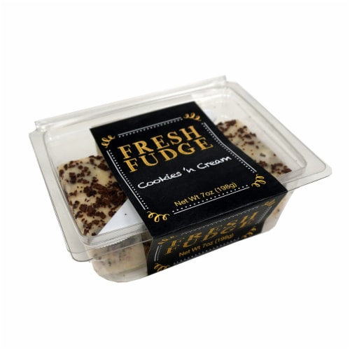 Roundys Cookies & Cream Fudge Perspective: front