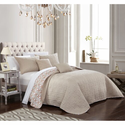 5 Piece Nalla Quilted Flor De Lis Patterned REVERSIBLE Printed Quilt Set, Shams and Perspective: front