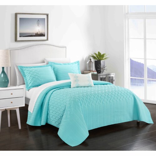 Shaliya 4 or 3 Piece Quilt Cover Set Interlaced Vine Pattern Quilted Bed in a Bag Aqua King Perspective: front