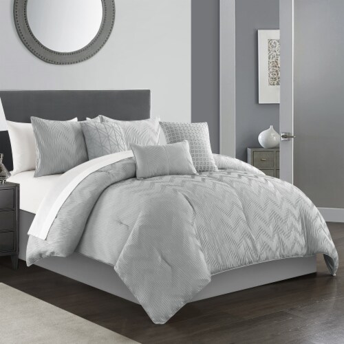 Comforter set with deals decorative pillows