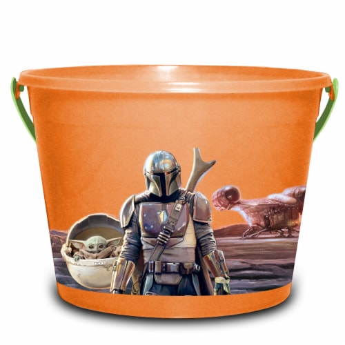 PTI Group The Mandalorian LED Round Plastic Bucket Perspective: front