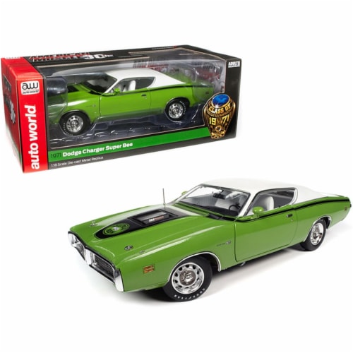 Autoworld AMM1260 1-18 Scale 1971 Dodge Charger Super Bee 383 Magnum Class  of 1971 American M, 1 - Kroger