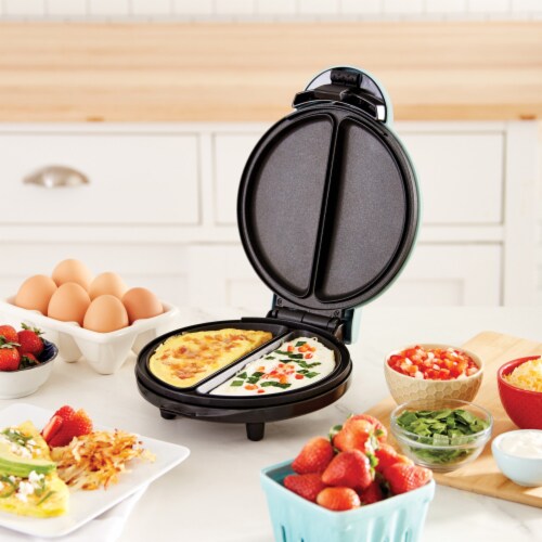 Dash Bow and Go Express Omelet Maker - Silver Perspective: front