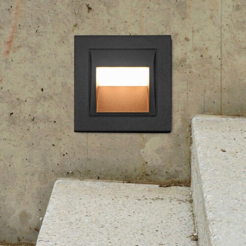 Vonn Lighting VOS55477BL 3.5 in. 2 watts Modern VOS55477BL Low-Voltage Integrated LED Outdoor Perspective: front