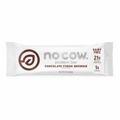 no cow Chocolate Fudge Brownie Protein Bar Perspective: front