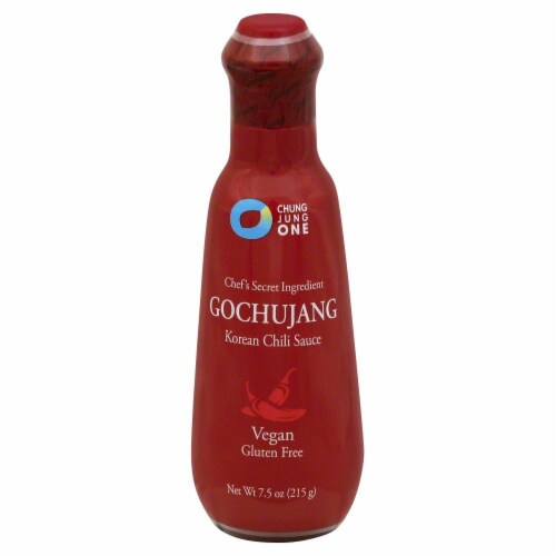 Chung Jung One Gochujang Korean Chili Sauce Perspective: front