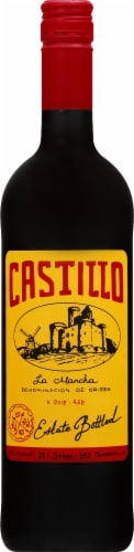 Castillo La Mancha Spain Red Blend Wine Perspective: front