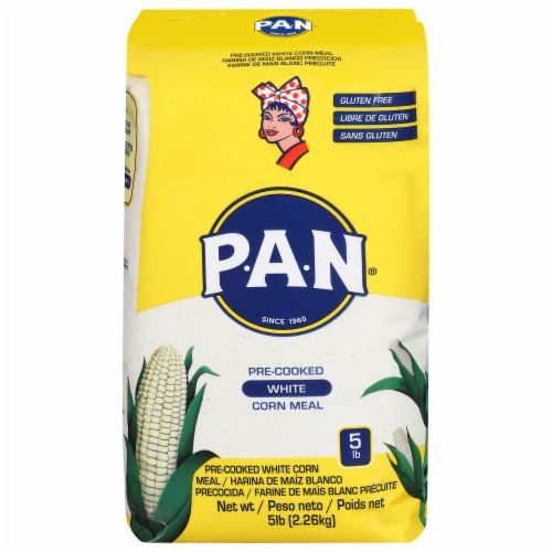 P.A.N.® Precooked White Corn Meal Perspective: front
