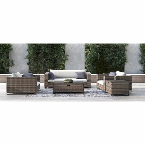 Tommy hilfiger end shop table