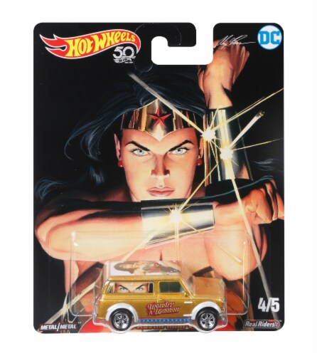 Hot Wheels® Wonder Woman Van Perspective: front