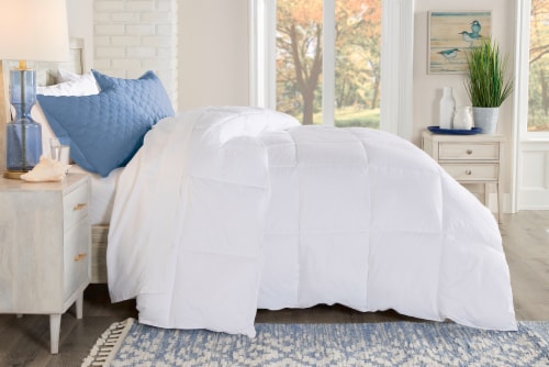 HD Designs Down Comforter - Medium Perspective: front