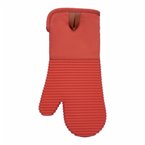 Dash of That Silicone Oven Mitt - Terracotta Perspective: front