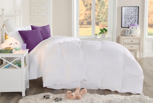 HD Designs Down Comforter - Medium Perspective: front