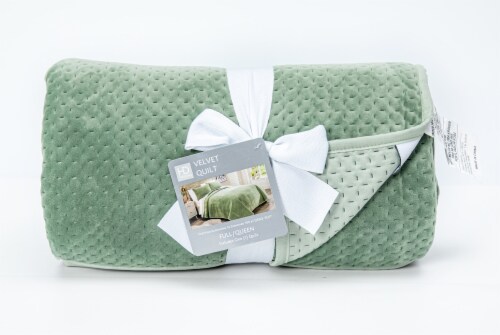 HD Designs® Velvet Quilt Perspective: front