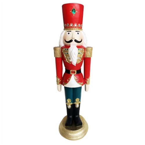 Holiday Home Regal Nutcracker Perspective: front