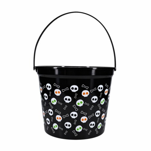 Holiday Home Skulls Jumbo Halloween Treat Bucket - Black Perspective: front