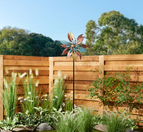 HD Designs Outdoors Flower Spinner Perspective: front