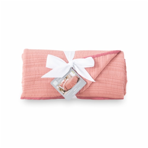 HD Designs Tripleweave Quilt - Pink Perspective: front