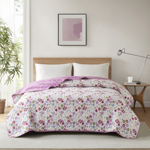 Everyday Living Microfiber Quilt - Floral Pattern Perspective: front