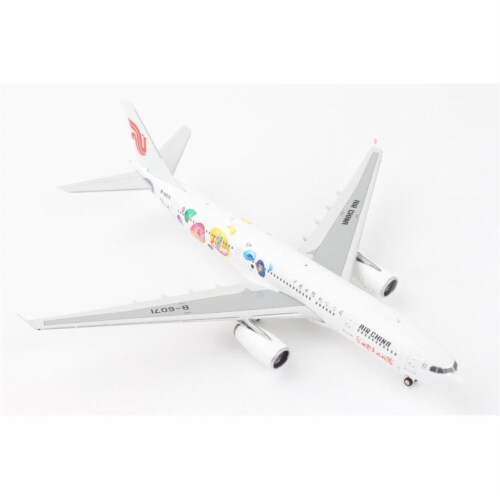 Phoenix Diecast PH2177 1-400 Scale No.B-6071 Reg Air China A330-200 Model Airplane Perspective: front