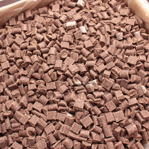 Nestle Toll House Semi-Sweet Chocolate Chunk Morsels, 25 lbs (1 Count) Perspective: front