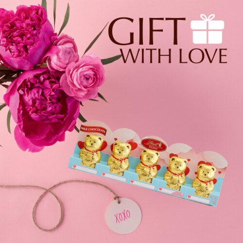 Lindt TEDDY Valentine's Day Milk Chocolate Candy Pack Perspective: left