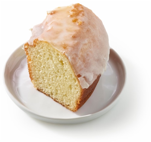 Bakery Fresh Vanilla Pudding Cake Perspective: left