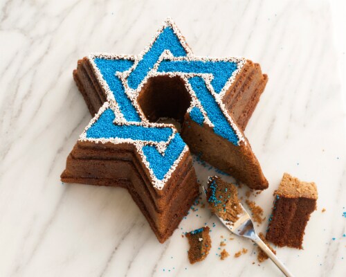 Nordic Ware Star of David Bundt Pan Perspective: left