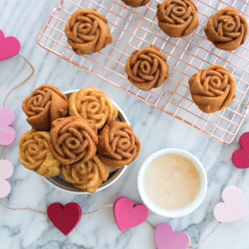 Nordic Ware Rosebud Cake Pan