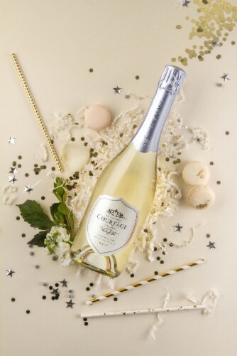 Le Grand Courtâge Blanc de Blancs Brut French Sparkling Wine Perspective: left