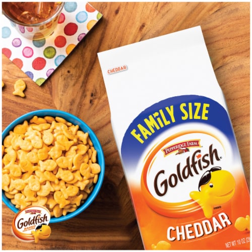 Goldfish® Cheddar Cheese Crackers Perspective: left