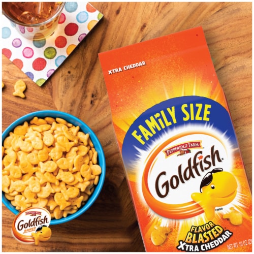 Pepperidge Farm® Goldfish® Flavor Blasted Xtra Cheddar Baked Snack Crackers Perspective: left