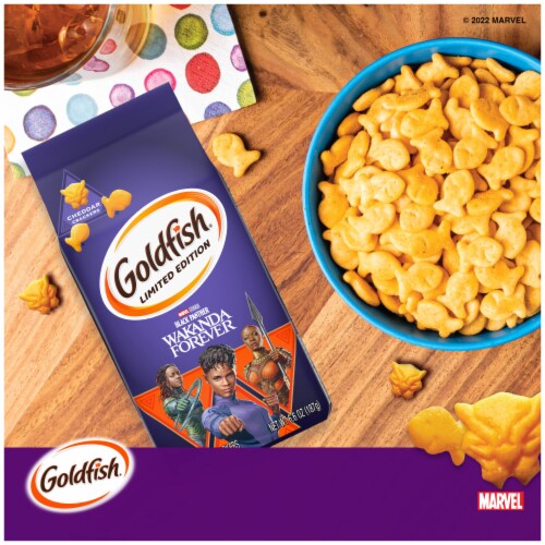 Goldfish® Marvel Studios Black Panther: Wakanda Forever Baked Cheddar Snack Crackers Perspective: left