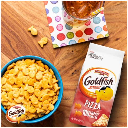 Goldfish Pizza Baked Snack Crackers Perspective: left