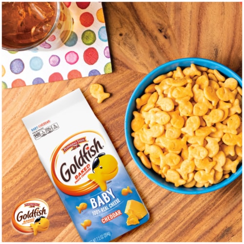 Goldfish Baby Cheddar Cheese Crackers Perspective: left