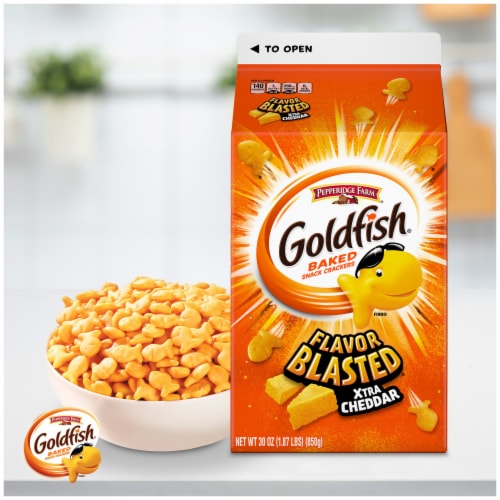 Goldfish Flavor Blasted Xtra Cheddar Cheese Crackers Perspective: left