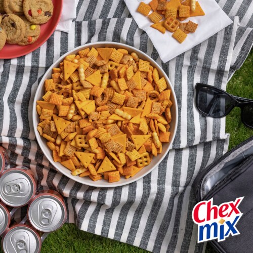 Chex Mix® Cheddar Mix Perspective: left