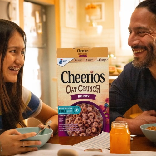 Cheerios Oat Crunch Berry Oat Breakfast Cereal Family Size Perspective: left