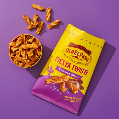 Old El Paso Cinnamon Churro Fiesta Twists Crispy Corn Snacks Chips Bag Perspective: left