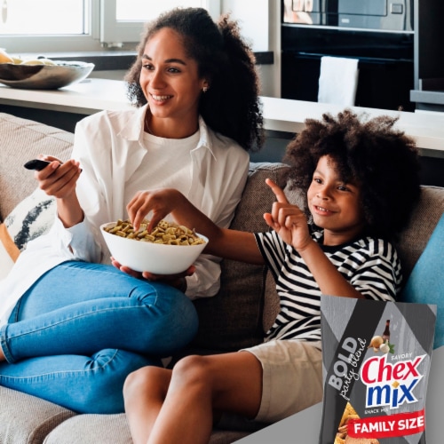 Chex Mix Bold Party Blend Savory Family Size Snack Mix Perspective: left