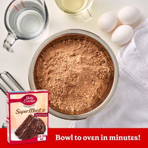 Betty Crocker Super Moist Devil's Food Cake Mix Perspective: left