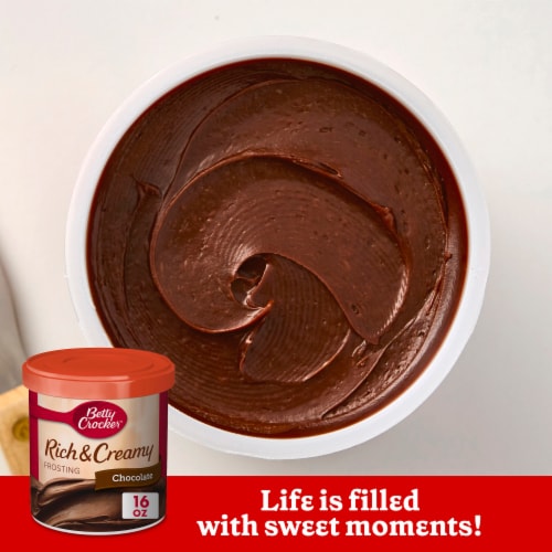 Betty Crocker Rich and Creamy Chocolate Frosting Perspective: left