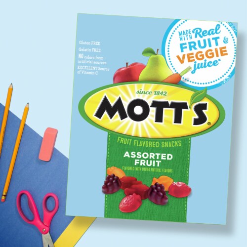 Mott's Gluten Free Assorted Fruit Flavored Snacks Value Pack Perspective: left