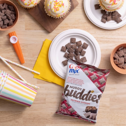 Chex Mix Brownie Supreme Muddy Buddies Individual Lunch Box Snack Bag Perspective: left