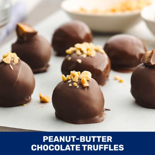 Pillsbury Reese's Peanut Butter Refrigerated Cookie Dough Perspective: left